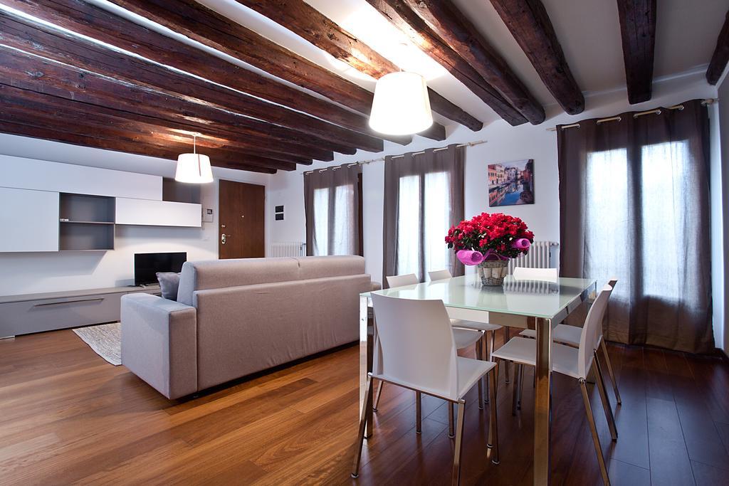 Good Wine Apartments Venice Bilik gambar