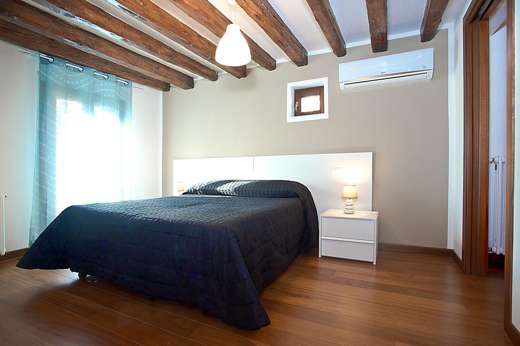 Good Wine Apartments Venice Bilik gambar