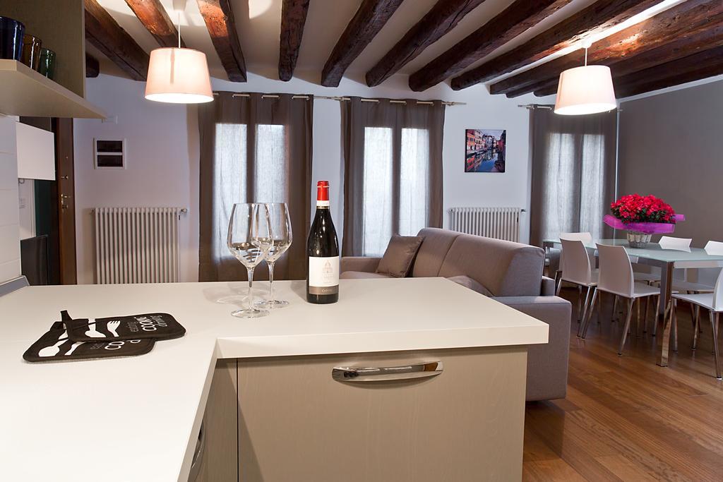 Good Wine Apartments Venice Bilik gambar