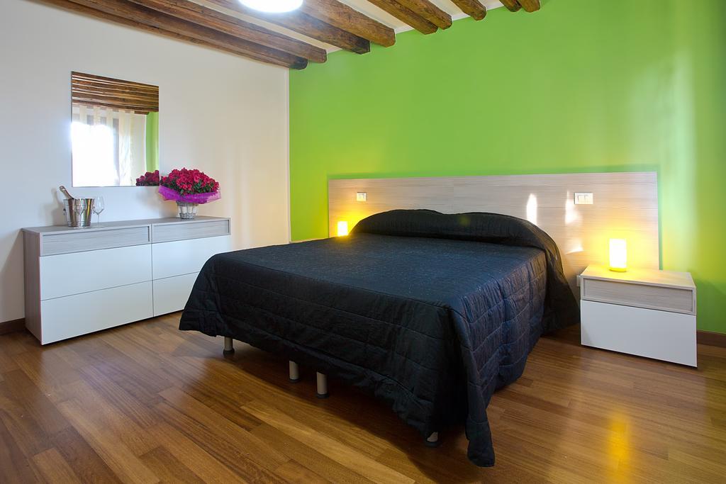 Good Wine Apartments Venice Bilik gambar