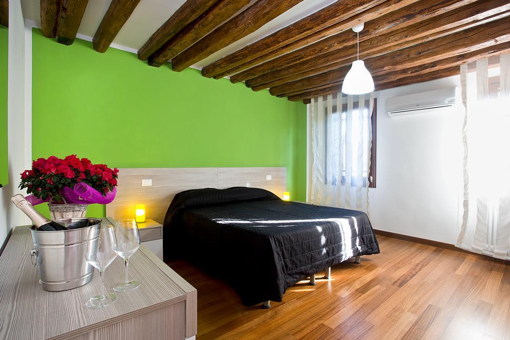 Good Wine Apartments Venice Bilik gambar