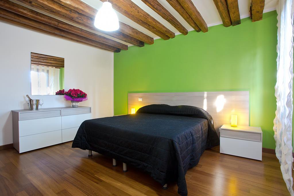Good Wine Apartments Venice Bilik gambar
